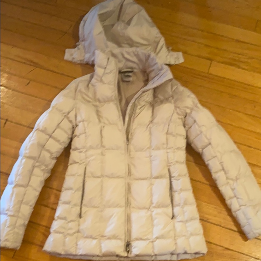 Patagonia women’s xs off white down Jacket